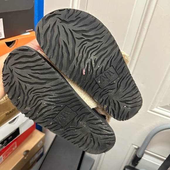 COPY - ❌FINAL PRICE❌ Zara Sherpa dad sandals - Picture 3 of 5